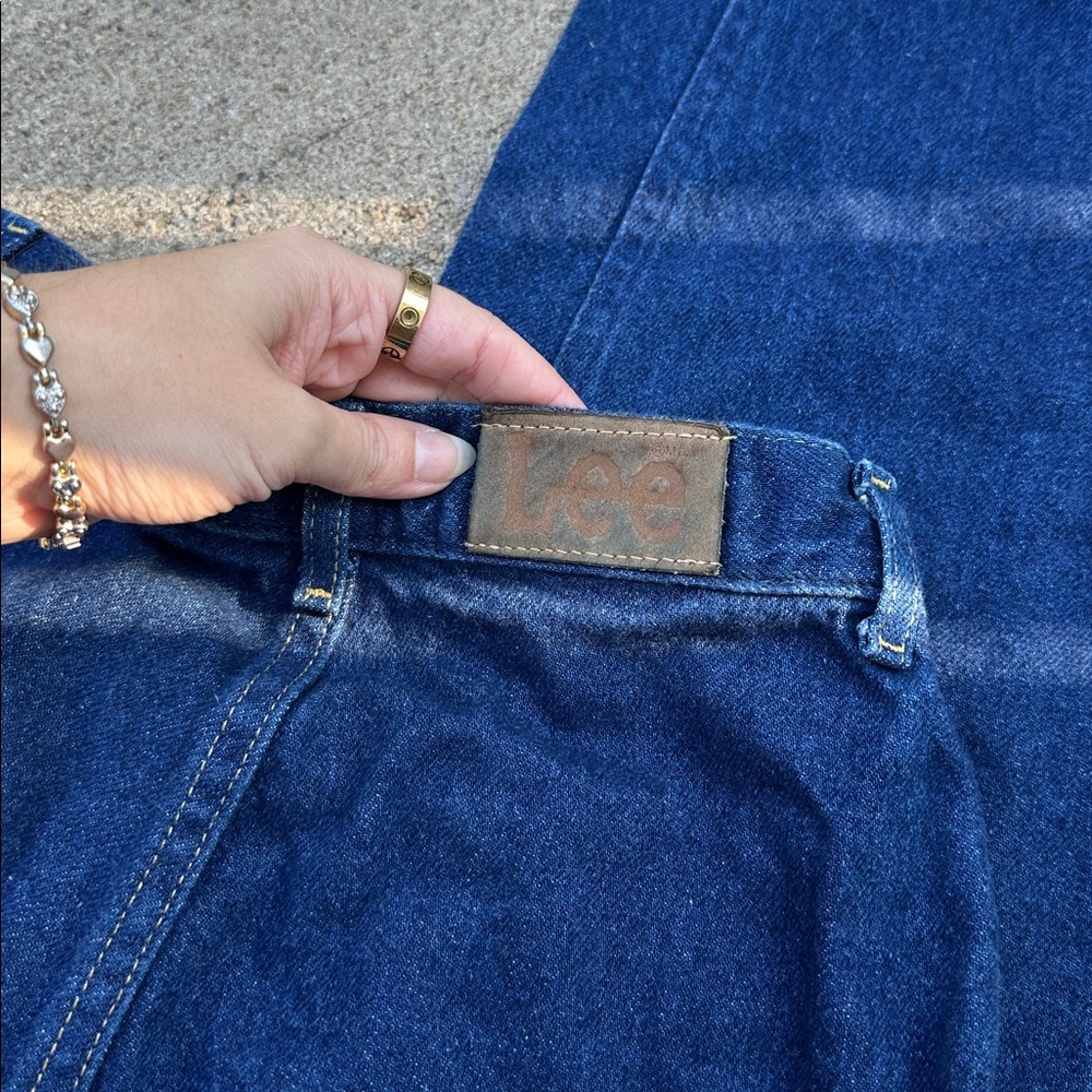 Vintage High-Waisted Lee Pleated Blue Jeans - Picture 6 of 6
